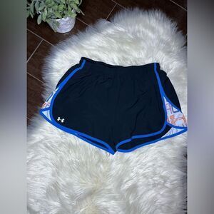 Under Armour running shorts sz Large